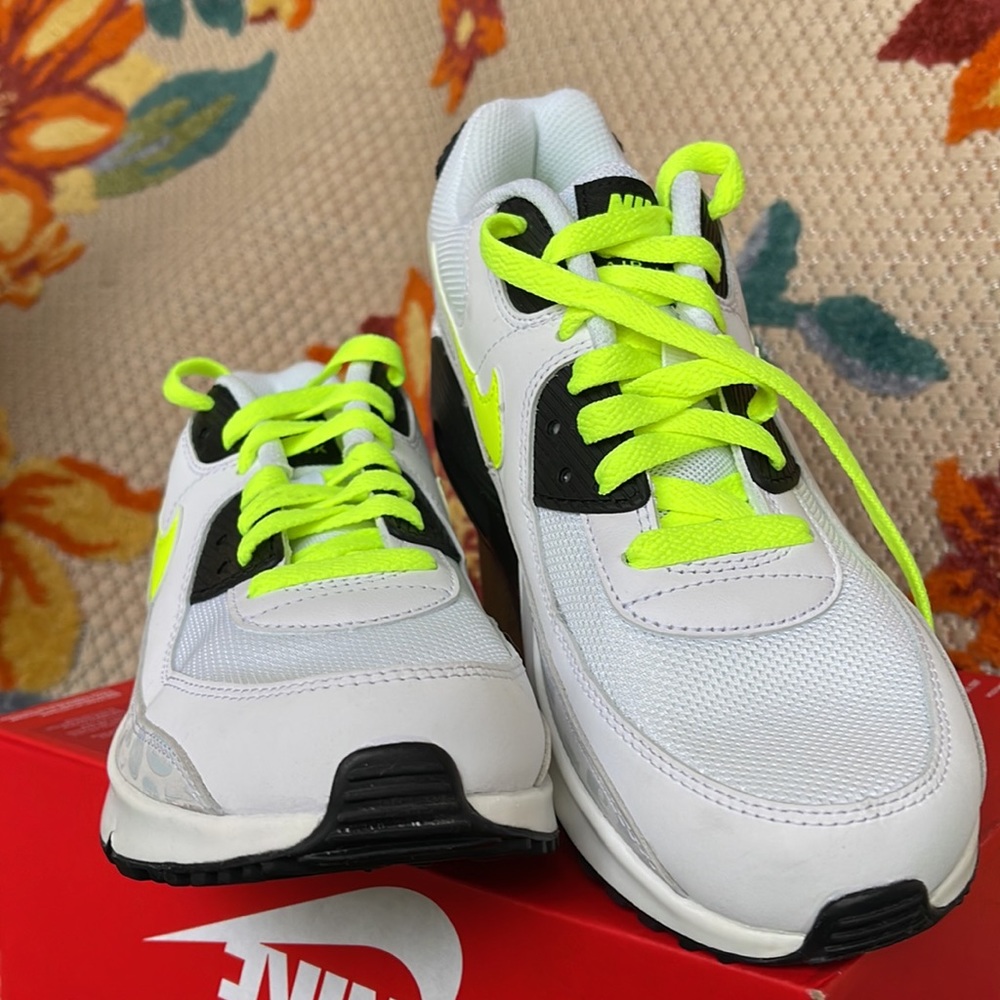 Nike Air Max 90 LTR Leather White Volt WMNS White/Volt-Black-Pure Platinum - Picture 10 of 16